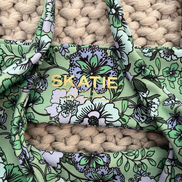 Skatie• ‘Maya’ Bikini Top in CARDIFF - Picture 9 of 10